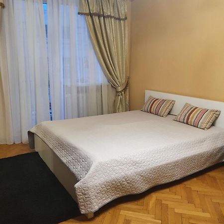 לוצק Затишна Квартира В Центрі Міста מראה חיצוני תמונה